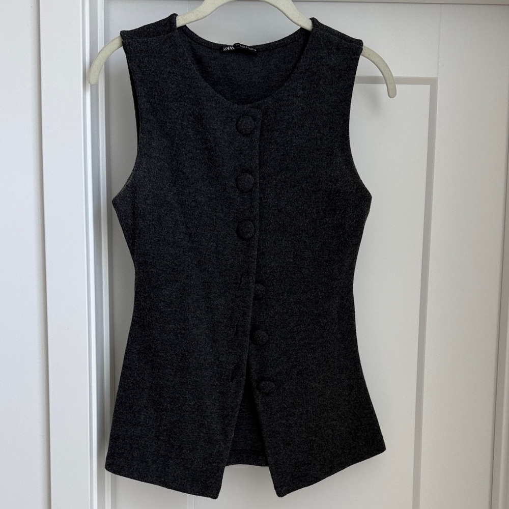 Zara Charcoal Gray Sleeveless Button-Front Tank